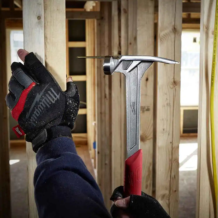 Milwaukee 17oz Milled Face Framing Hammer - 48229016A